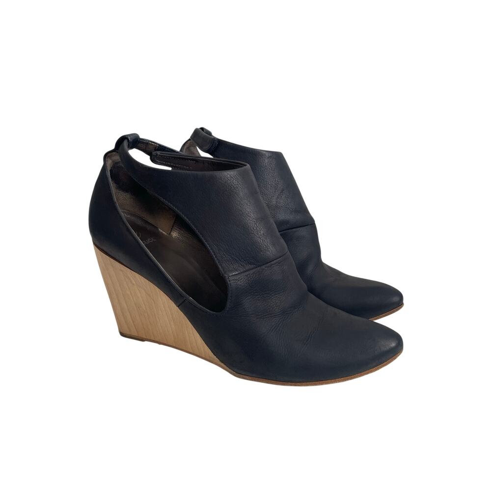 Coclico Women's Jory Cutout Wedge Bootie Black Leather Wood Heel Size 8 EU 38.5